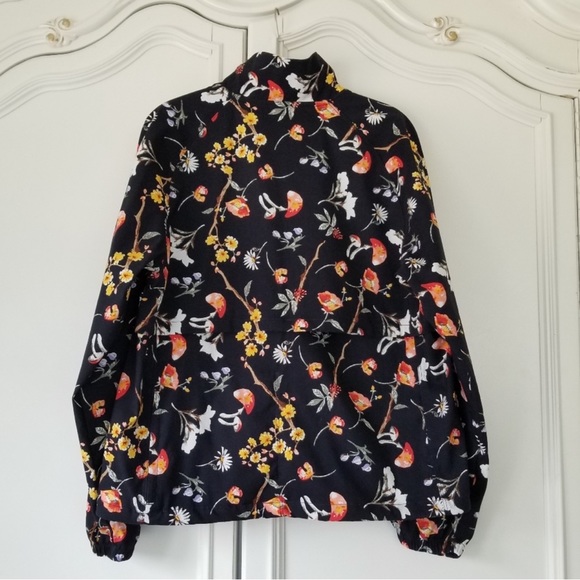 North Face Women’s Windbreaker Jacket fungi mushrooms flowers - Picture 5 of 6